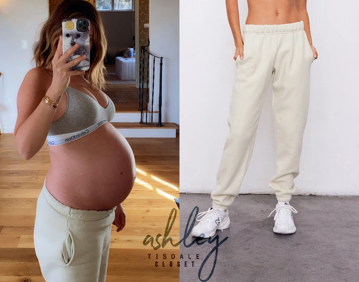 amtisdalesource's tweet photo. January 15, 2021- Ashley via Instagram
👙 #CalvinKlein Bralette Modern Cotton (£30.00/£39.00)
👖 #SetActive Unisex Sweatpants (sold out)
Details: https://t.co/bpxhdclJLo https://t.co/xCK8tK85vy