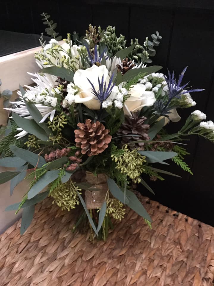 ckweddingpros's tweet photo. Dreaming of weddings in our future with help from gorgeous things like this winter wedding bouquet from Syd Kemsley Florist. https://t.co/42raZB0xHt
#ckont #chathamkentweddings #chathamkent #weddingbouquet #winterwedding #ckweddingpros #florist #weddingflorist #marrymeinck https://t.co/L8aqCqX1st