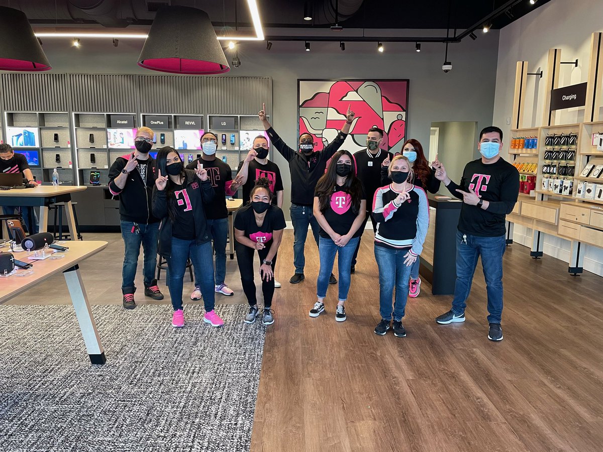 Congrats to our new local store that opened today in Prosper!! The store looks gorgeous! Can’t wait to visit! 🤩💝 #Prosper #MagentaFam