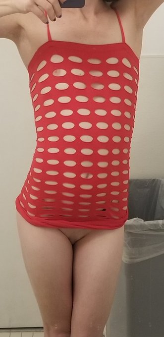 Tucked away press the right button to release it 

#crossdresser #sissy #sissyboy #gaytwink #twink #ass