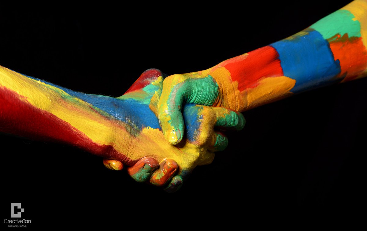 Only gay actors in gay roles = slippery slope leading to casting forced to define ‘gay’. It pressures gay actors to be out of closet 2 work. I know a lot who are not out due 2 dangerous home environments etc. Solution is gay actors given more straight roles. ps I❤️#RussellTDavies