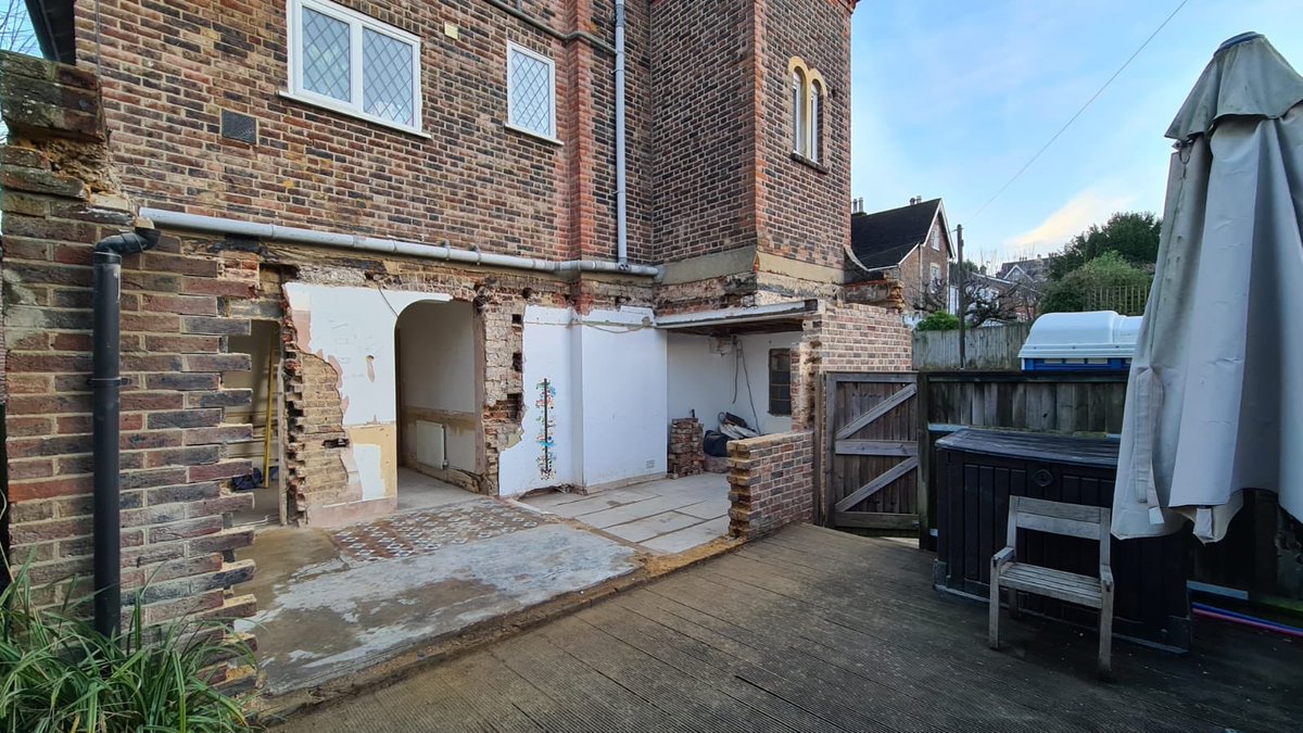New works in Reigate all stripped out and ready for the brickies. Good start to the year.