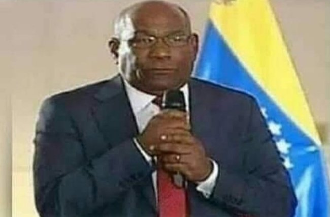carvareloso's tweet photo. Este es el único maestro venezolano que no se queja de sus ingresos... https://t.co/dRjU1GOlBq
