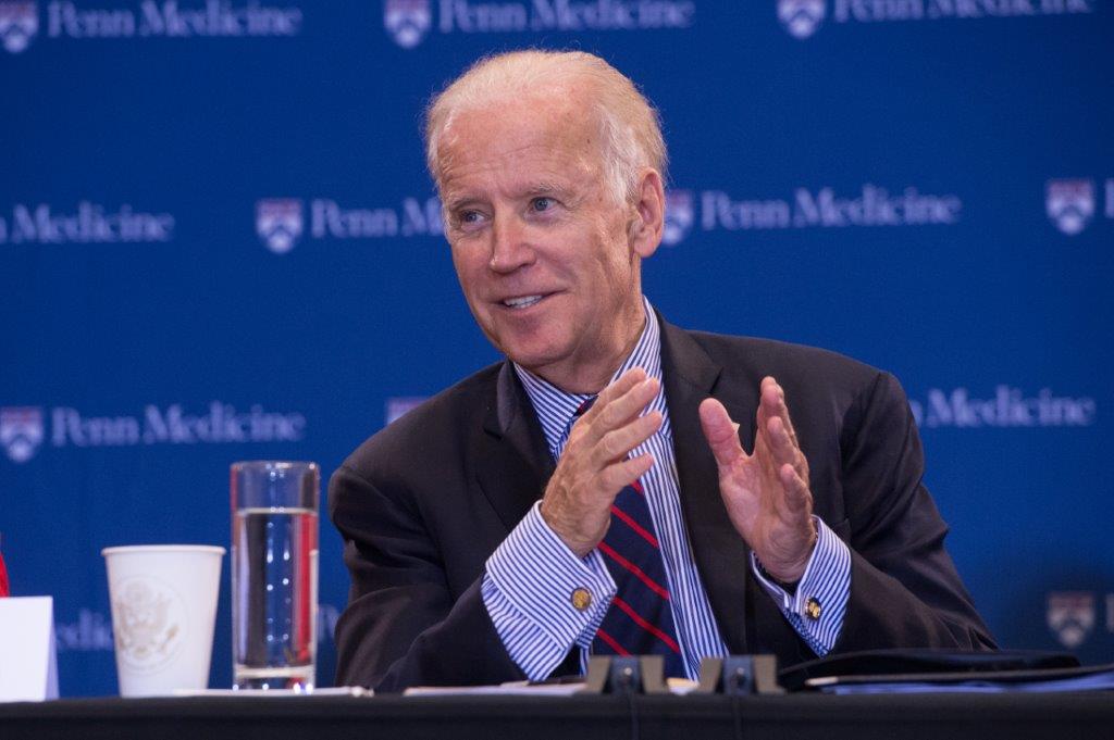 PennMedicine's tweet photo. 5 years ago, President-Elect @JoeBiden kicked off the #CancerMoonshot program @PennCancer.

Since then, we’ve worked w/ top scientists to advance cancer prevention, diagnosis + treatment–making huge strides in developing tomorrow’s treatments + cures. #FBF https://t.co/1RWAVUiibi https://t.co/FYbmODDIq4