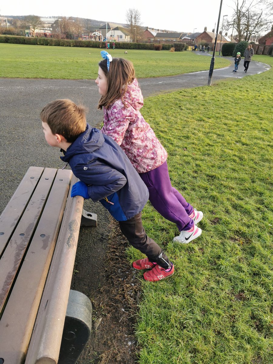 Our wider cirriculum in the park today. Using lampposts and benches for our challenges <a href="/NewtongrangePS/">NewtongrangePS</a> <a href="/Miss_LDuncan/">Lynsey Duncan</a> <a href="/MissCKerr/">Miss Kerr</a>