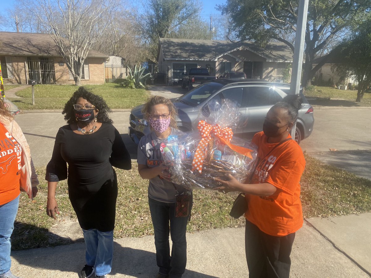 Caleshea Wharton (@mrswharton7) on Twitter photo Stovall Middle’s CARES TEAM took a ride with Houston Fire Department to deliver a gift basket to Steer Family! Thank you <a href="/HoustonFire/">Houston Fire Dept</a> for your help today!! <a href="/AldineISD/">Aldine ISD</a> <a href="/r_a_longoria/">Raquel Longoria</a> <a href="/StovallMS_AISD/">Stovall Middle_AISD</a> <a href="/TwianaCollier/">Twiana Collier</a> <a href="/wright_elsa/">Elsa Wright</a> <a href="/lmamerson/">LaTonia Amerson, Ed.D.</a> <a href="/HoustonFire/">Houston Fire Dept</a> Stovall Middle’s CARES TEAM took a ride with Houston Fire Department to deliver a gift basket to Steer Family! Thank you <a href="/HoustonFire/">Houston Fire Dept</a> for your help today!! <a href="/AldineISD/">Aldine ISD</a> <a href="/r_a_longoria/">Raquel Longoria</a> <a href="/StovallMS_AISD/">Stovall Middle_AISD</a> <a href="/TwianaCollier/">Twiana Collier</a> <a href="/wright_elsa/">Elsa Wright</a> <a href="/lmamerson/">LaTonia Amerson, Ed.D.</a> <a href="/HoustonFire/">Houston Fire Dept</a>