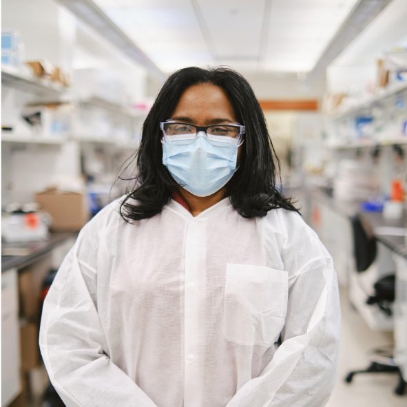 WWFH_WA's tweet image. During the pandemic, many lab scientists’ schedules changed drastically. Denarra, a Newark-based Senior Scientist, was no exception. Now she spends the early hours at home while her kids are in virtual class, then she heads to work to finish the day running lab tests.