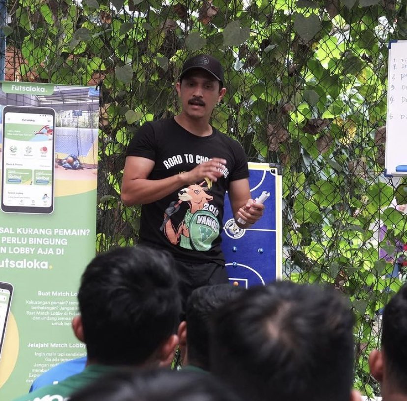 We reached an agreement with a big futsal club in Indonesia, Vamos FC Mataram. Even its just an academy sponsorship, but we directly communicate with alm. coach Bonsu that time to promote futsaloka everywhere he goes. RIP, coach..