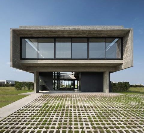 Builderproject1's tweet photo. Casa Castanos
@ekaterinakunzelarquitecta
.
#Concretehousing #Containerhousing #Building #Renovation #Design https://t.co/dNx8GSPYNl