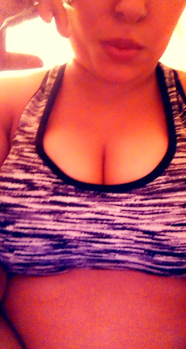LunaSag1's tweet photo. 💝$3.50 OF SPECIAL💝 
😈NAUGHTY Q&amp;A😈
🥵DAILY CHEAP PPV🥵
🍑LOVE SHOWING OFF MY BIG ASS🍑 https://t.co/12p9rbNeOd