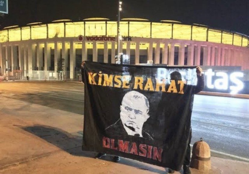 İşte geliyoruz yine yeniden ...
#Galatasaray  #ultrAslan