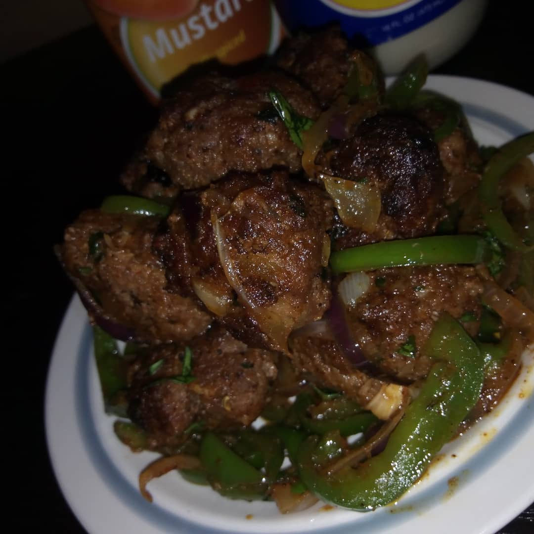 saudah_khalil's tweet photo. Meat balls will be available on Sunday in shaa Allah 
Price: 1500
Contact:09096600189
Pickup/delivery.
Location: kaduna
Please retweet🙇‍♀️🙏😭 https://t.co/ZKZXtmNX1N