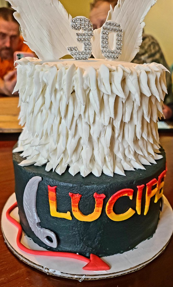 Steph Look How Amazing My Birthday Cake Is Lucifer T Co Vw0vxqphzv Twitter