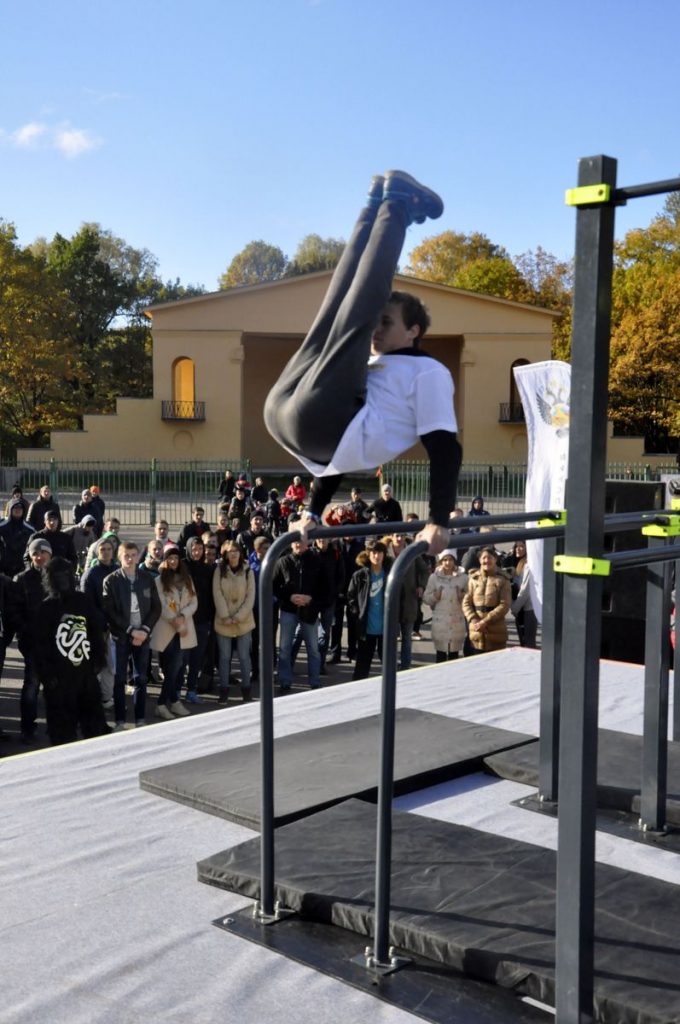 WSWCFofficial's tweet photo. Guess the trick" Quiz on our stories 📚
Street Workout World Cup 2015 Stage in Saint Petersburg
#wswcf
@wswcf
@wswcf_academy
#wswcfacademy
#kengurupro
@kenguru.pro https://t.co/2ut2pklGCU
