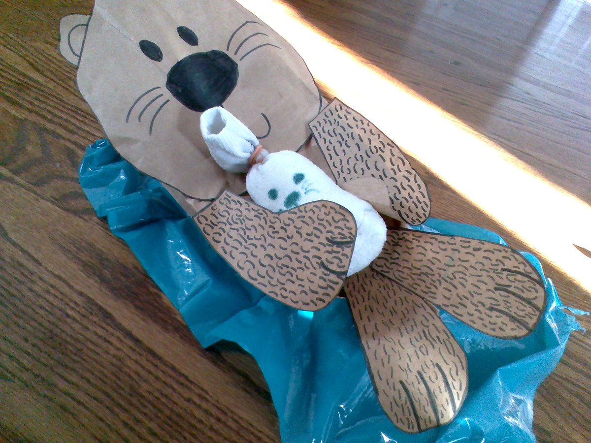 JanetLConlin's tweet photo. SMS students ended their Brown Bag Challenge this week- making a unified art piece from a bag of throw away items.
Great job to these 6th graders:  Wade. Lucas, Alexandra, Ari! @DPS109 #smspride #engage109 #middleschoolart https://t.co/OwfioowR9b