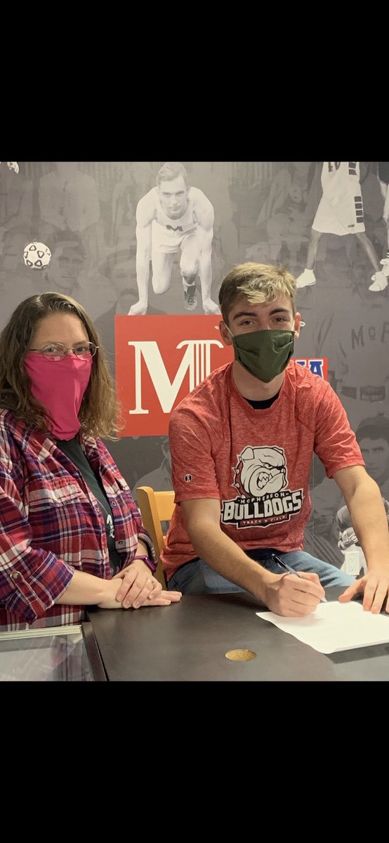 MikeMercer2021's tweet photo. Officially a Bulldog ❤️🤍❤️🤍 @MAC_Bulldogs https://t.co/UoJolnxMap