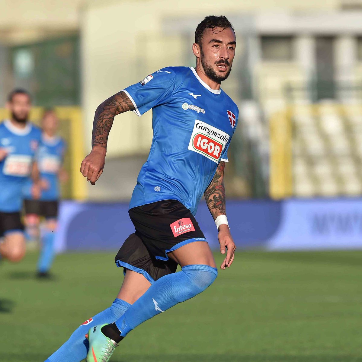L’intervista a Tommaso Bianchi, il forte centrocampista del @NovaraChannel 

<a href="/NewsTuttoC/">TuttoC</a> <a href="/TuttoMercatoWeb/">TUTTOmercatoWEB</a> <a href="/LegaPro/">Lega Pro News</a> <a href="/Alby_superstar/">Alberto Battimo</a> <a href="/SerieCOficial/">Serie C</a> 

vanovarava.it/vnv/index.php?…