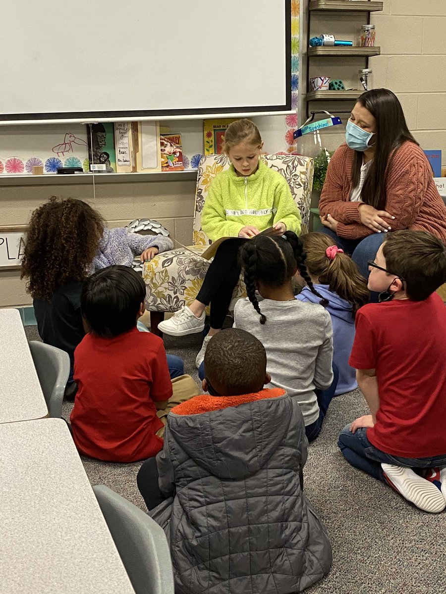 KIrish_CE's tweet photo. Thank you @MrsGaleuciaMBE for inviting me to see the awesome research projects these 2nd graders did! They were spectacular! #lighttheway #mbe2020 #mbeisfamily @HumbleISD_MBE https://t.co/29CIJHzV4Z