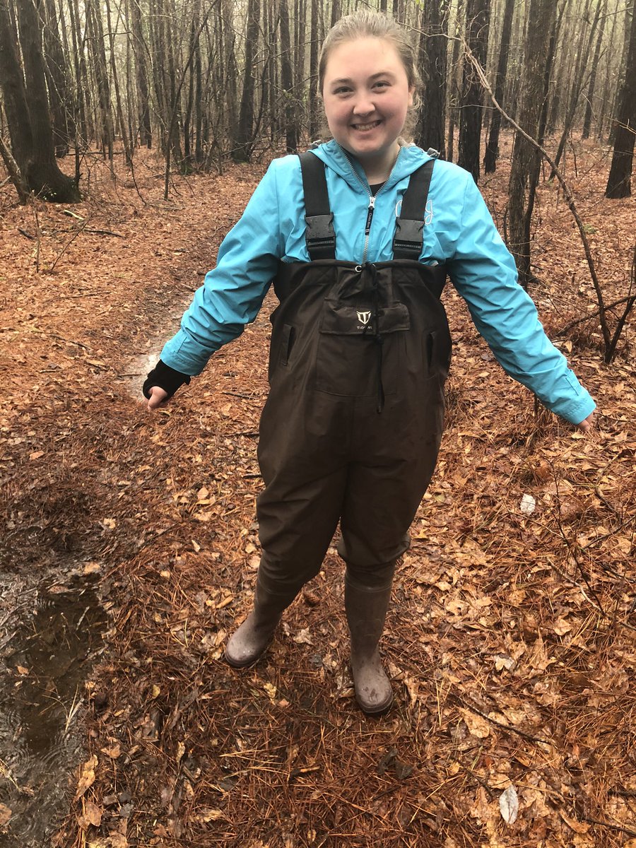 CJRidings's tweet photo. I believe I was the true swamp queen of 2020 and had a hairline fracture. College is getting tough so I’m remembering the good days...I miss you Vee very much! https://t.co/02eYa5pKrr