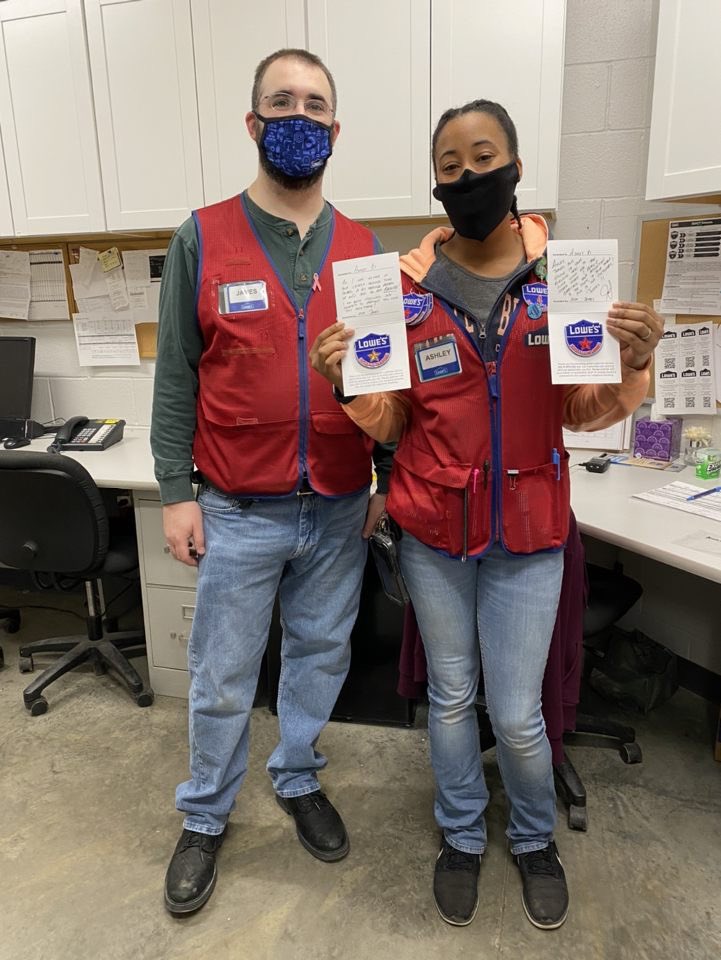 You know you’re money when it’s two Service Stars in the same day by two different ASM’s. Head Cashier, Ashley showing off that gold star today! Go girl! <a href="/Tiffany_Long_/">Tiffany Long</a>