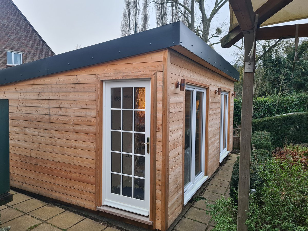 CraneDesigned's tweet photo. Cabin is complete. #logcabin #outsideoffices #idealliving https://t.co/c8ZLsCZ9Ms