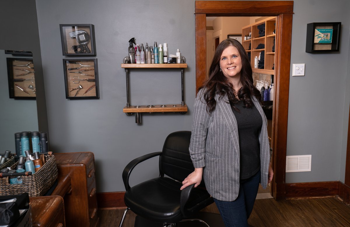 MBGov's tweet photo. Venus Hair and Body Care owner Kelsey Wilson took advantage of her time in lockdown to open a boutique that sells makeup, hair and body products, with plans to expand into waste-free living products.

Read more about Venus Hair and Body Care: https://t.co/eGoSRJW3ld. #ShopLocalMB https://t.co/Ukl3mXLqzc