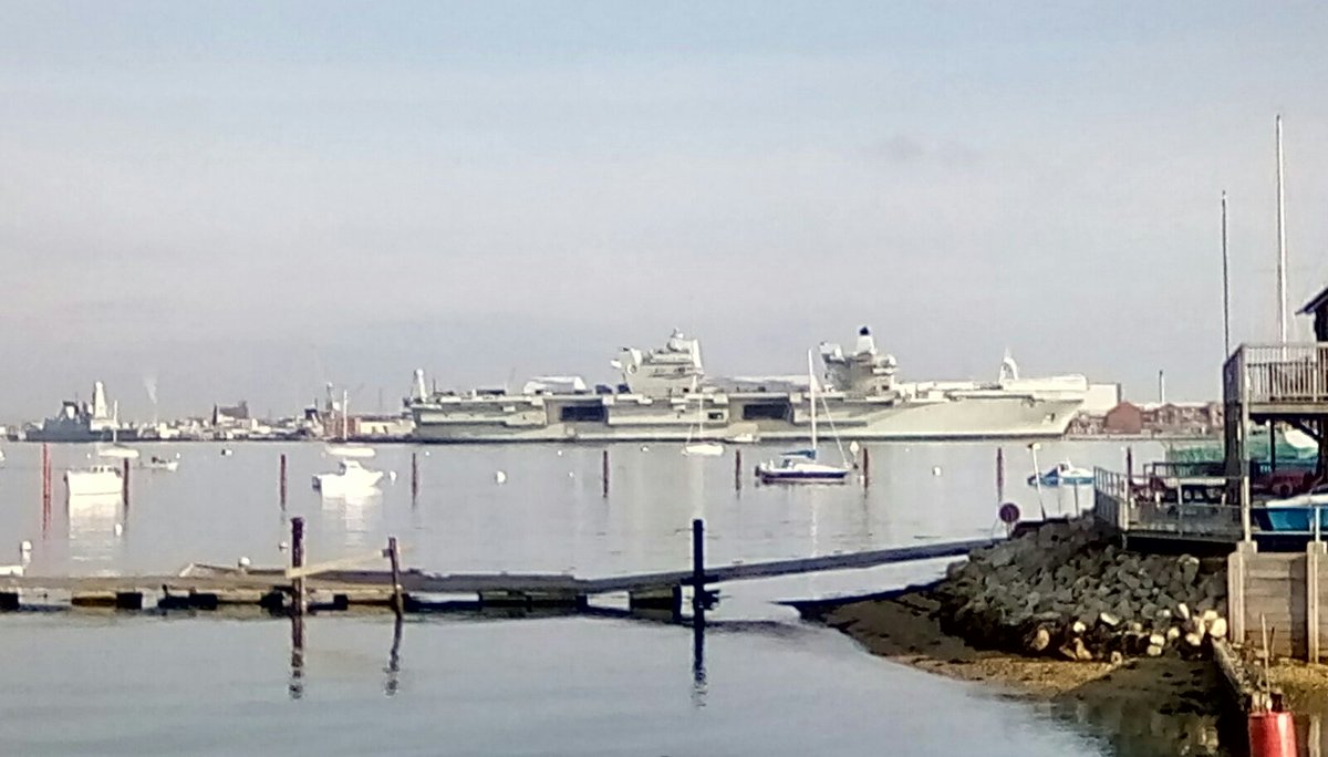 Colinmbaxter1's tweet photo. #sunshine at last after a week of gloom . #Forton Creek @moreGosport  near my #Studio @RCYard  views to @HMSQNLZ  but no @JubileeSailing #TENACIOUS sailing as expected https://t.co/afRTB8RTCY