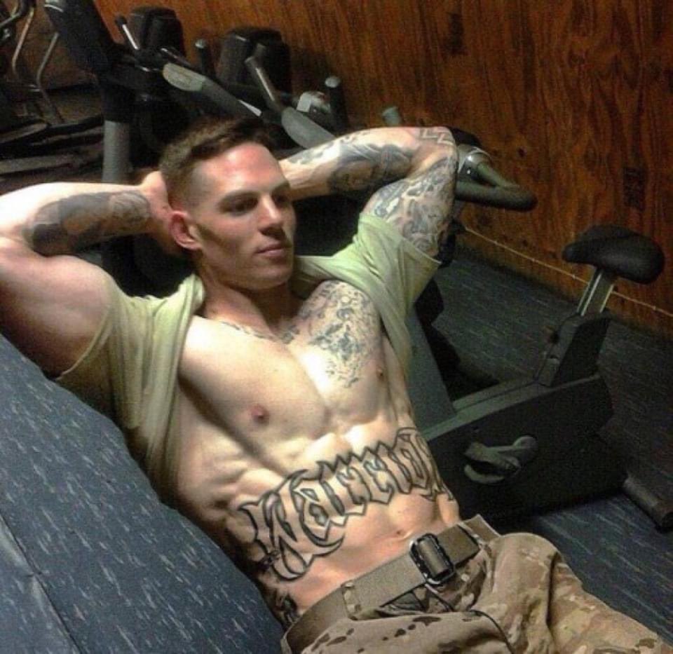 military tattoo перевод