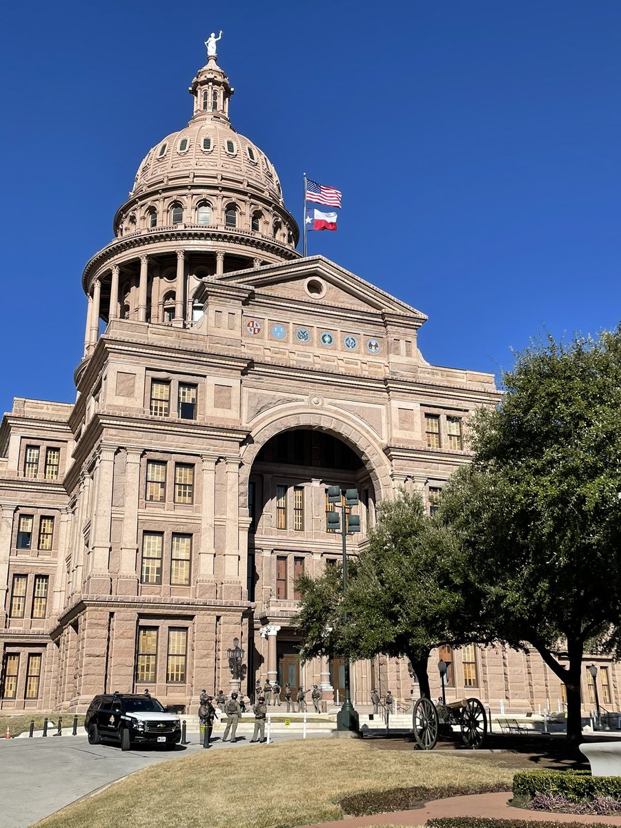 MarkieMartin's tweet photo. Officially in Austin for #CapitolWatch. Ready to go live tomorrow in case protests or riots break out.

Currently about 20 state troopers at each entry point.

One tells me he’s not sure what the weekend holds, but so far he’s only experienced peaceful demonstrators. https://t.co/nY4c9CMU3t