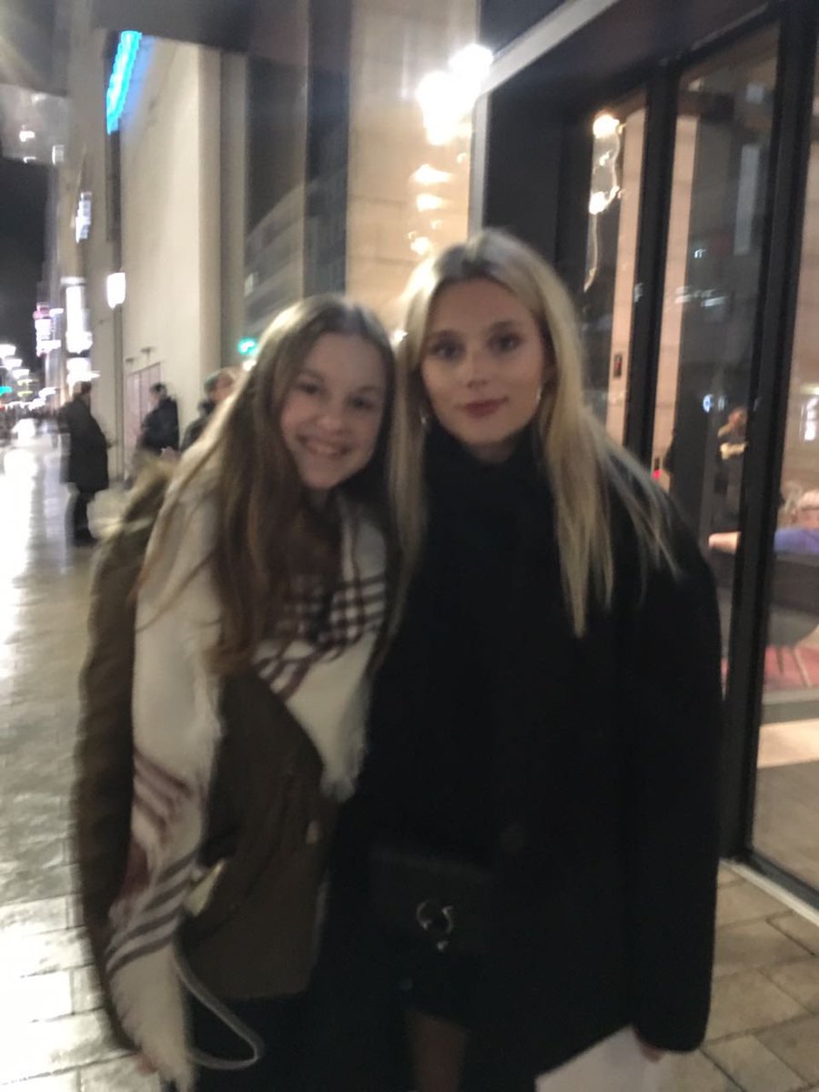 TiniAndValu's tweet photo. feliz cumpleaños @VaLuZenere 🥺🤍
make your dreams come true and have an amazing day! stay healthy.
besos de Alemania, te quiero https://t.co/ydhggsgAOX