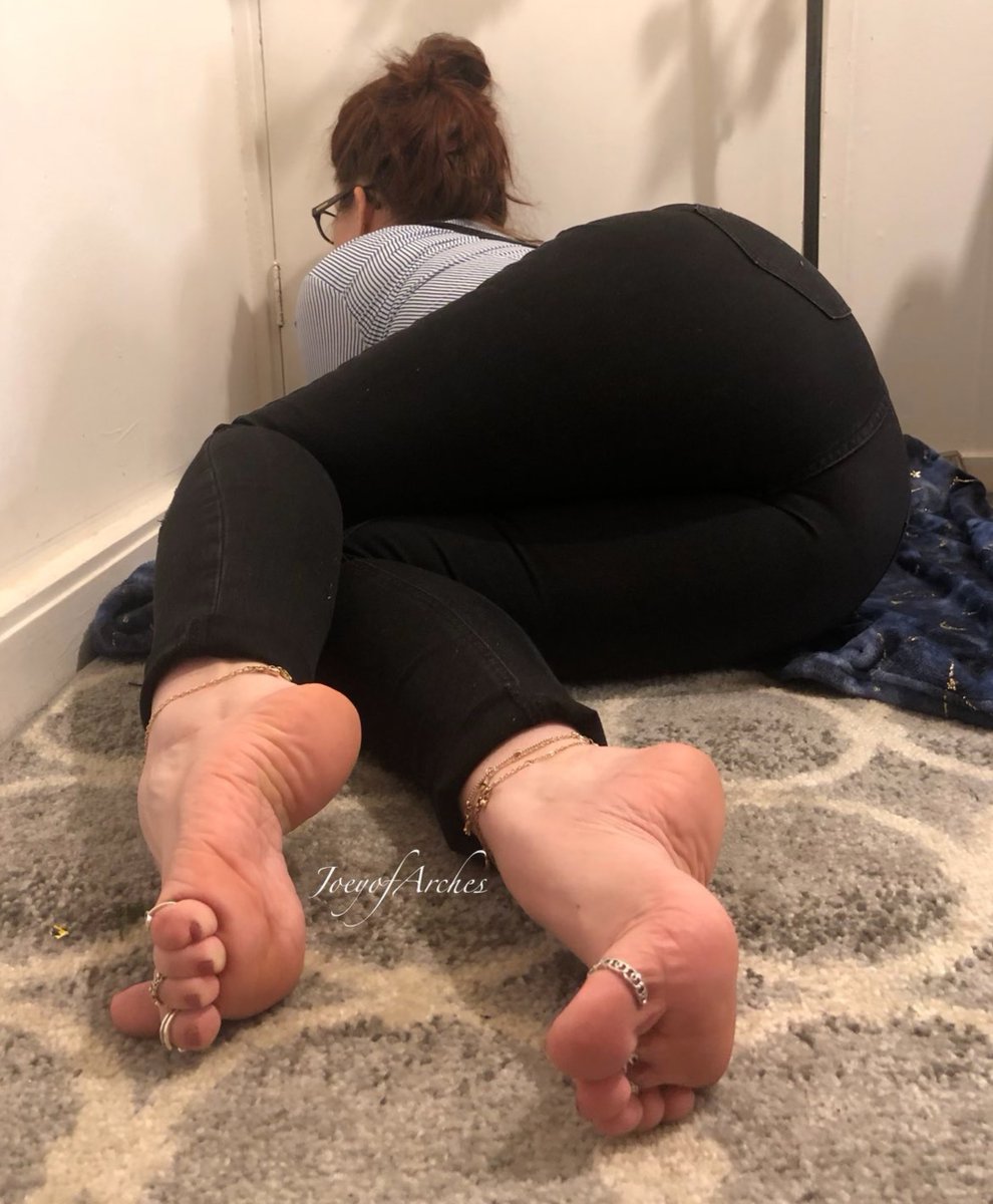 badassbeckyshow's tweet photo. When it CUMS to thee "ART" of worshipping Feet-it requires passion, discipline and technique😉.So, honestly, do You think you're skilled enough, to suck the pretty Toe Rings off JOEY'S Feet?😊.The 1st 25 to❤️comment RT and FOLLOW @Joeyofarches will receive a sweet &amp; Sexy Treat😋 https://t.co/VT6r02RmXb