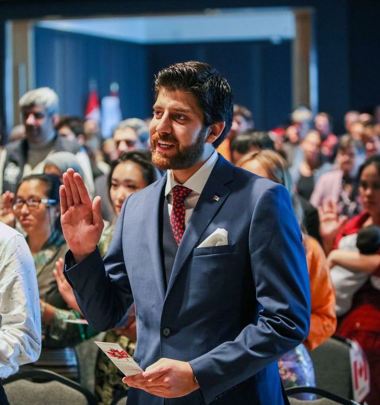 TareqHadhad's tweet photo. One year ago today, I became a Canadian citizen. 
Forever a proud Canadian, in good times and in bad times, I didn't just get to own my country's excellence, but I swore to work every day to make Canada better. Thankful, peaceful and in love with this place that call home 🇨🇦🇨🇦🇨🇦 https://t.co/1lYc3c03aJ