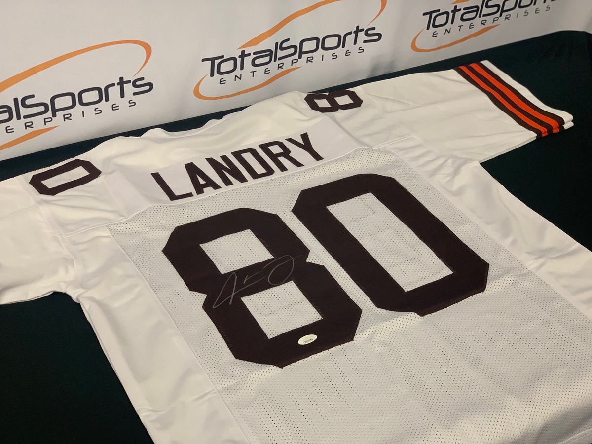 CLEMemorabilia's tweet photo. If @God_Son80 has a touchdown and the Browns win today, we'll giveaway a Jarvis Landry autographed jersey to someone who retweets this tweet AND follows us!

BONUS 3 ENTRIES:
Like our page on Facebook and follow us on Instagram @TSECleveland!

Good Luck! https://t.co/haWnxMAPXp