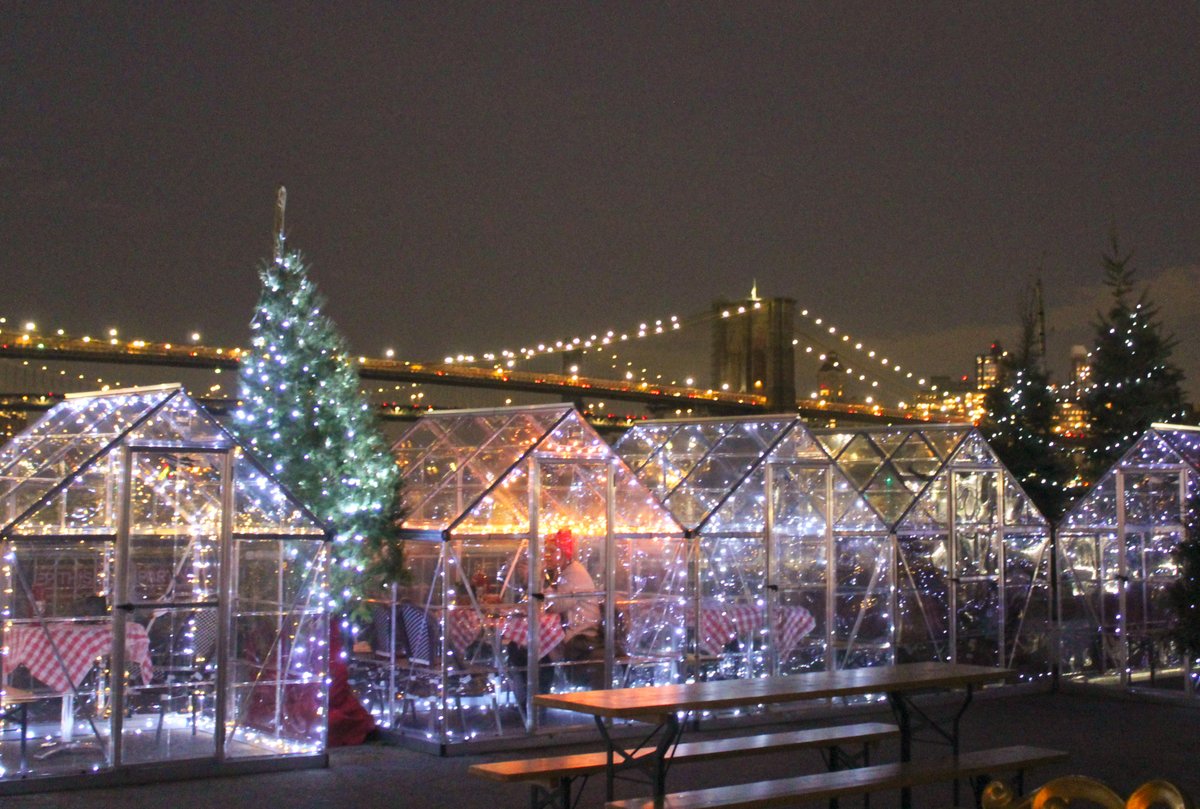 Bright lights in the big city!😍❄️ We're so glad it's finally the weekend! Meet us on Pier 15 all weekend long, visit watermarkny.eventbrite.com to reserve! #watermarkny