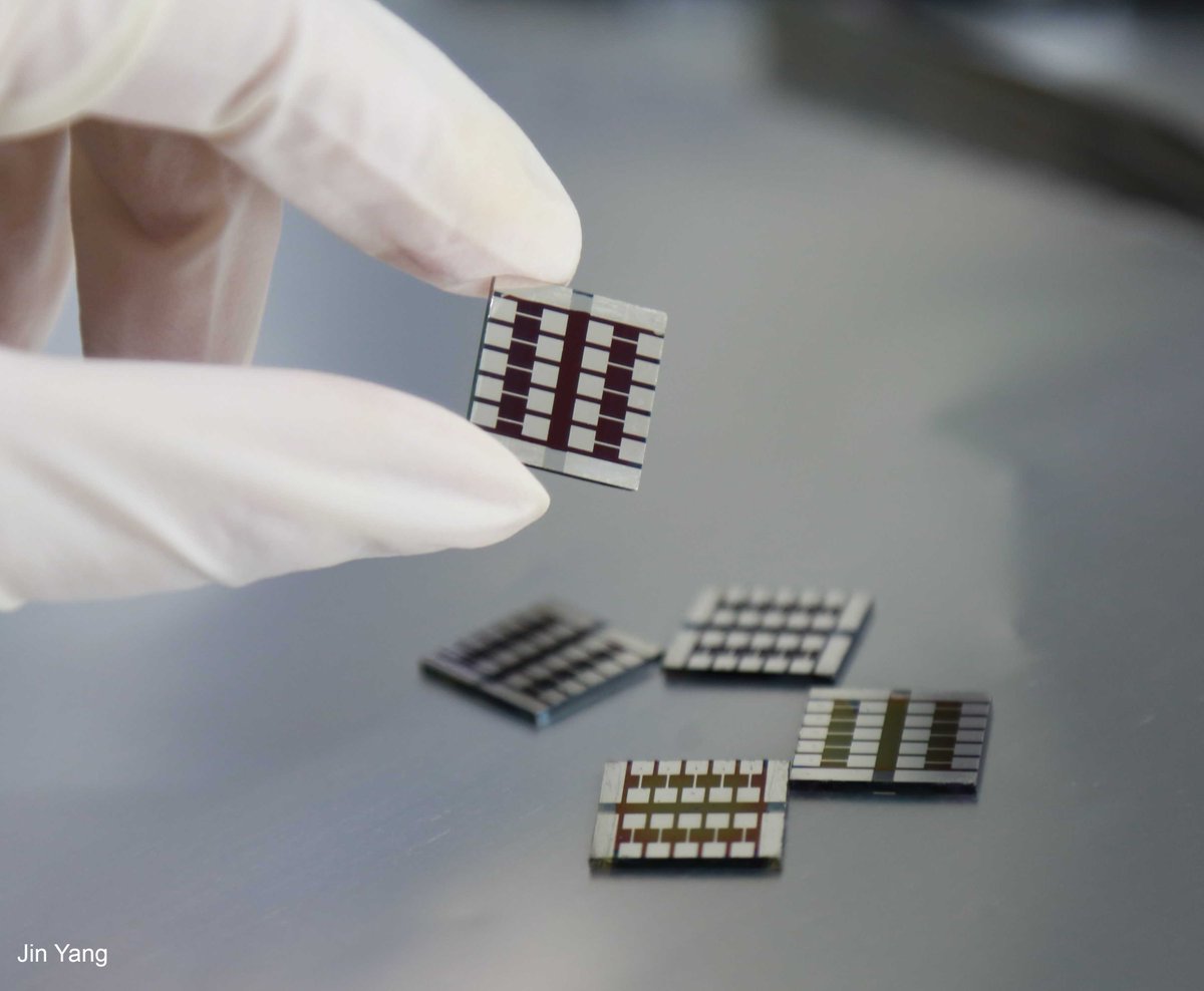 CellPressNews's tweet photo. Compound that gives #Chilipeppers their heat boosts #solarcell performance. By incorporating #capsaicin, researcher Qinye Bao and their team developed polycrystalline #MAPbI3 solar cells with the most efficient charge transport to date. @Joule_CP https://t.co/1KuqLsaTRL
@ECNUER https://t.co/TfT1OJtwUo