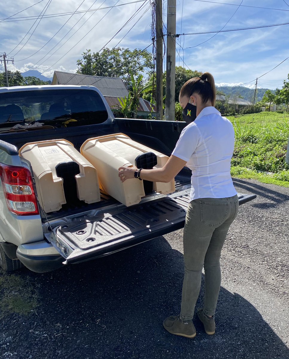 annmarievazja's tweet photo. Doing our part in collaboration with #TEF and #TPDCo in the fight against #COVID19. Today we distributed garbage receptacles, dispensers, thermometers and physical distancing signs to #GuestHouses and #Airbnbs in my #EastPortland #partnership #MaskOn 🇯🇲🙏🏻❤️ https://t.co/Au0hRAnGd6