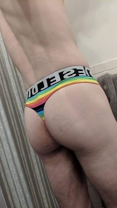 1 pic. New thong, who dis? https://t.co/l2zjhBWYkh