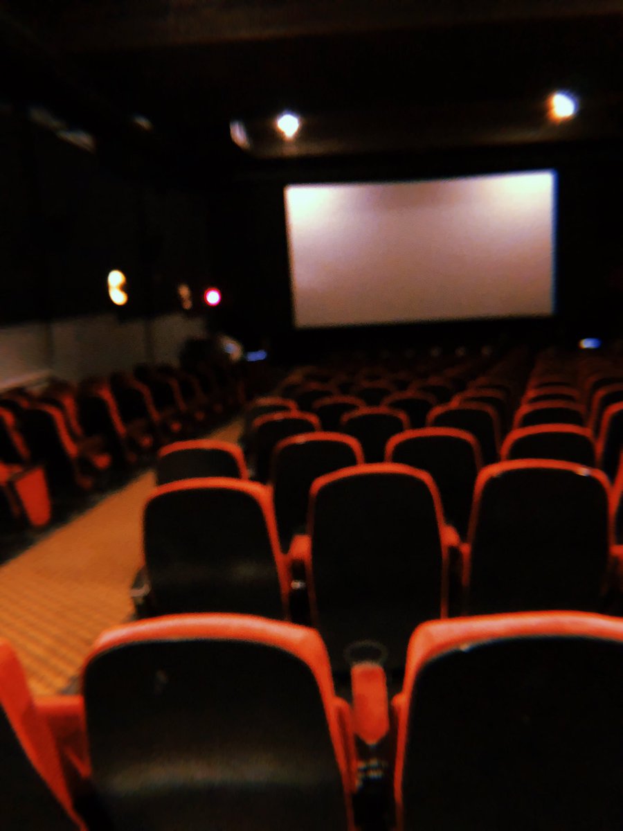 danitasteinberg's tweet photo. pov: you’re 45 minutes early to your movie because dinner didn’t take as long as you expected https://t.co/AVmDpZlDGy