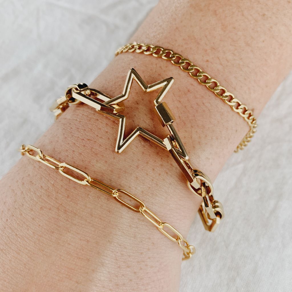 Simple Chains W/ Celeste & Star Chain Bracelet Is A Must Have !! Shop This Look Now !!
-
-
-
-
-
-
#customjewelry #starbracelet #starcharm #heatherpullisjewelry #jewelryidea #styletip