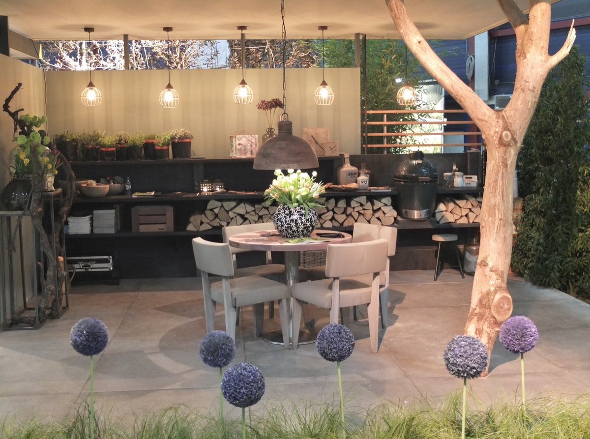 WwooCalifornia's tweet photo. Ultimate WWOO weekend vibes! #backyard #kitchen #outdoors #landscapedesign  #weekend https://t.co/huQKcMBEoE