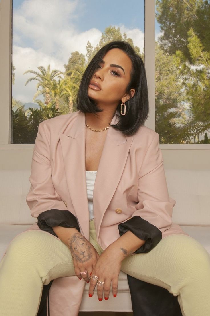 updatecultura's tweet photo. Demi Lovato deu RT em um post informativo em inglês sobre a situação de Manaus para os seus mais de 55 milhões de seguidores. https://t.co/YiRYkoMOim