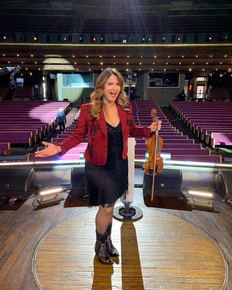 JeneeMusic's tweet photo. So excited to play with @blakeshelton @opry tonight again!!  Get your livestream tickets https://t.co/Q7yqnuhuHU! #opry #blakeshelton #morefiddle https://t.co/VgZ6gfXj3E