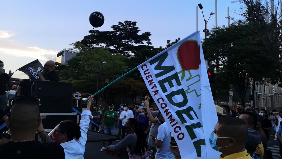 QuinteroCalle's tweet photo. Hoy es el día con más casos de coronavirus en Colombia. Vivimos tiempos difíciles que requieren  decisiones difíciles. Expresidente Uribe le exijo responsabilidad. No haga política con la vida. Pídale a sus manifestantes que desbloqueen la Avenida San Juan. https://t.co/m6VUeH4YHJ