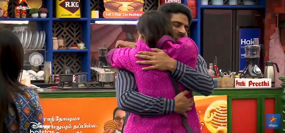  #BalajiMurugaDoss with  #SamOne of the best & purest bonds in  #BiggBossTamil4 Thank you Sam for always showing our Bala love & kindness & advising him when needed. You were the big sister he needed. One of the most classy women I have ever seen, fully of positivity you