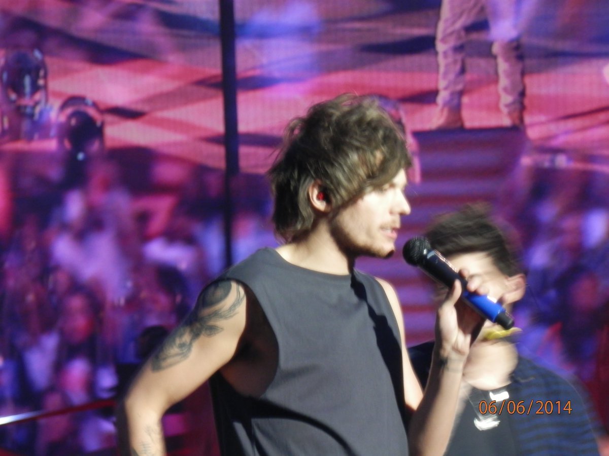 photos from WWA tour and OTRA tour. 06/06/14 and 26/09/15 a thread :) (some videos may be added at the end)