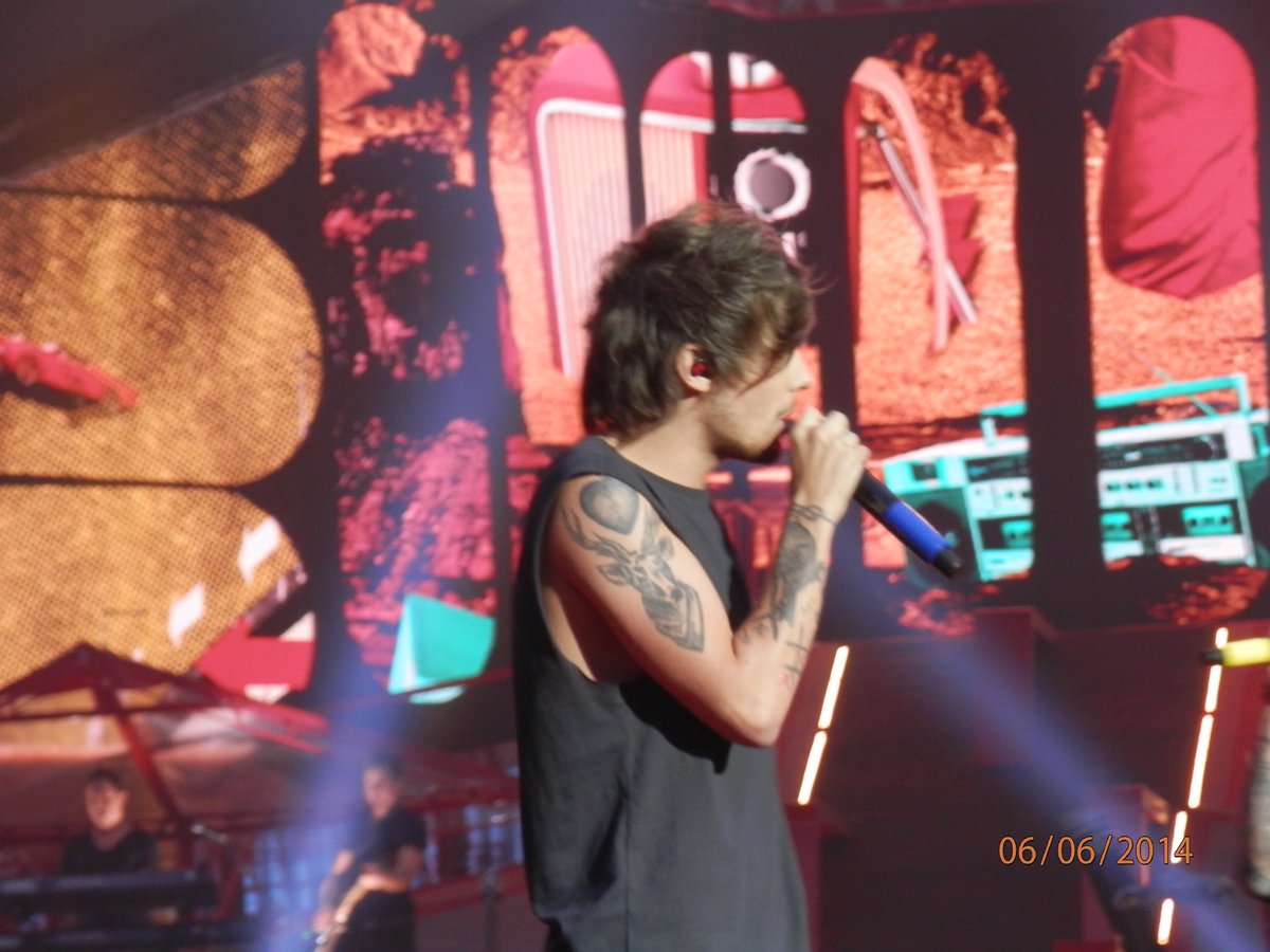 photos from WWA tour and OTRA tour. 06/06/14 and 26/09/15 a thread :) (some videos may be added at the end)