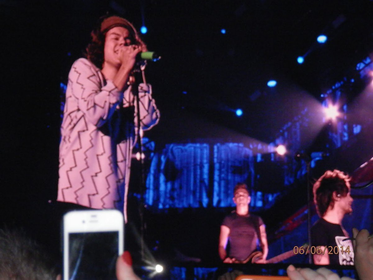 photos from WWA tour and OTRA tour. 06/06/14 and 26/09/15 a thread :) (some videos may be added at the end)