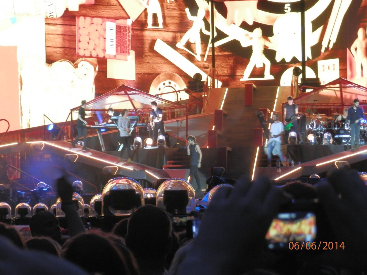 photos from WWA tour and OTRA tour. 06/06/14 and 26/09/15 a thread :) (some videos may be added at the end)