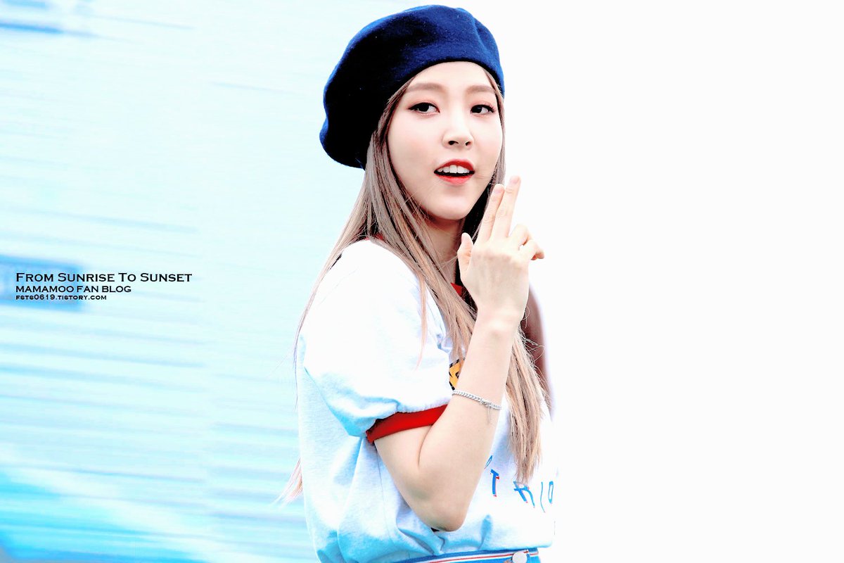 V4LKRY_twt's tweet photo. Evie se encuentra lista para descubrir el #FirstStepMIROH de los pimpollitos, así que estamos cien por ciento seguras de que disfrutará mucho de lo que #OurLABYRINTHE le puede ofrecer.
Y también, para desearles mucho éxito a los chicos en esta nueva etapa, felicidades. https://t.co/PEdS0hYVs0