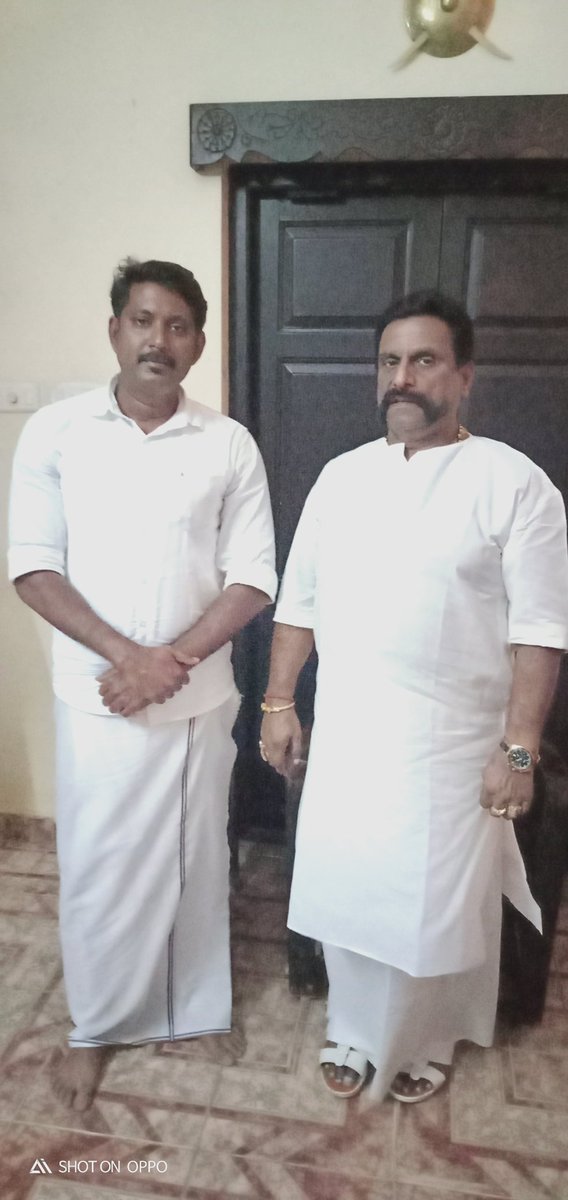 mumbatch's tweet photo. #பூண்டி இளவல் திருமிகு K.கிருஷ்ணசாமி வாண்டையார் https://t.co/WZFvq645id...   தெற்கு மாவட்ட காங்கிரஸ் தலைவர் அவர்களை மரியாதை நிமித்தமாக சந்தித்து வாழ்த்து பெற்றப்போது..,.#TTVDhinakaran https://t.co/BJDNEgg5H4